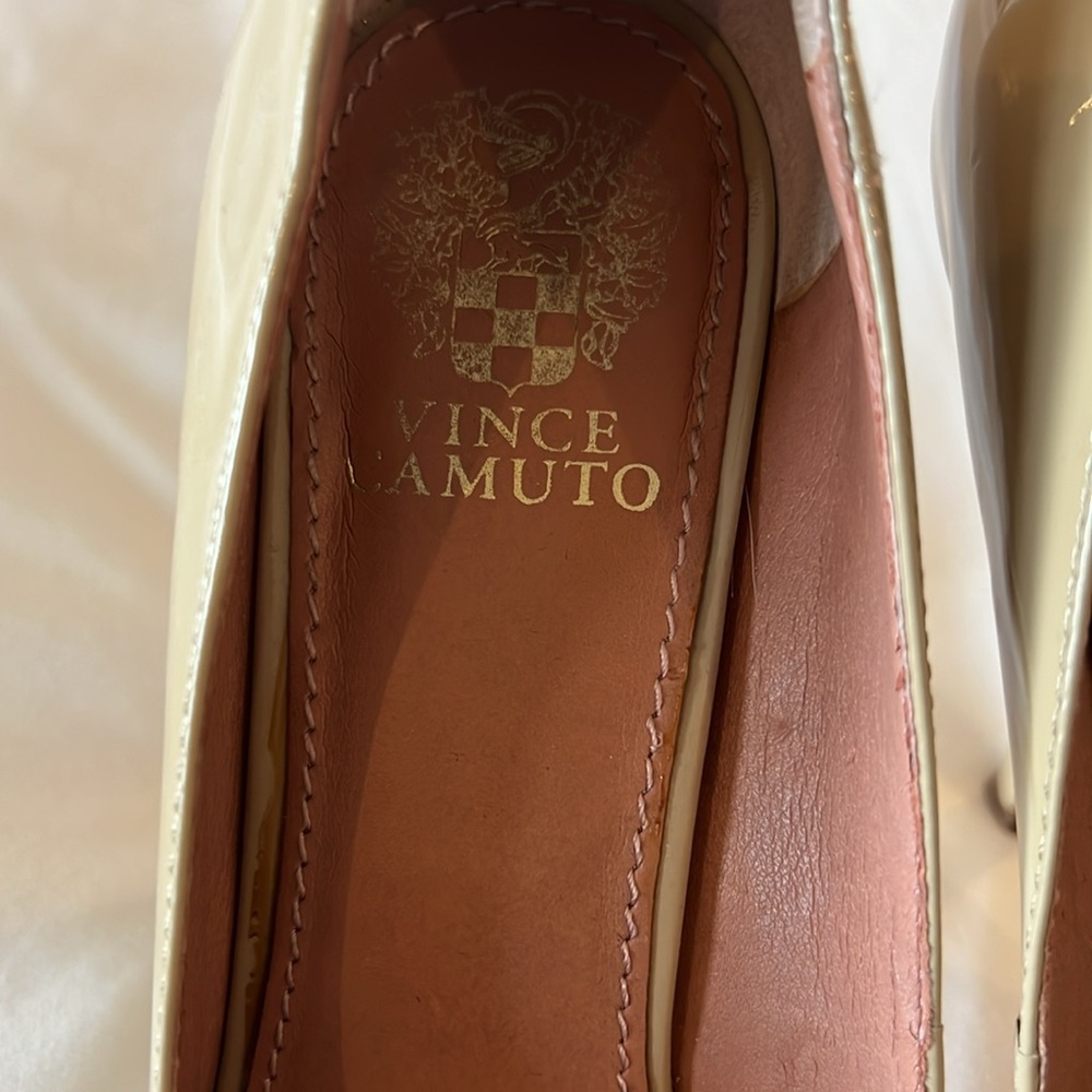 Vince Camuto beige patent peep toe platforms - Picture 3 of 6